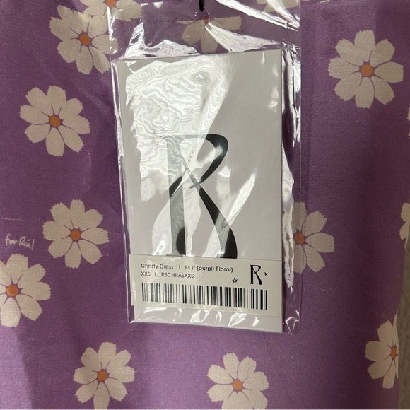 ⭐️NWT Realisation Par Christy Dress in As if Purple Floral⭐️ - Picture 7 of 9